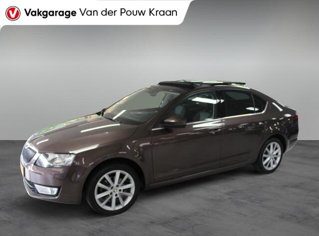 Skoda OCTAVIA 1.0 TSI Greentech Ambition Business Panodak / Trekhaak