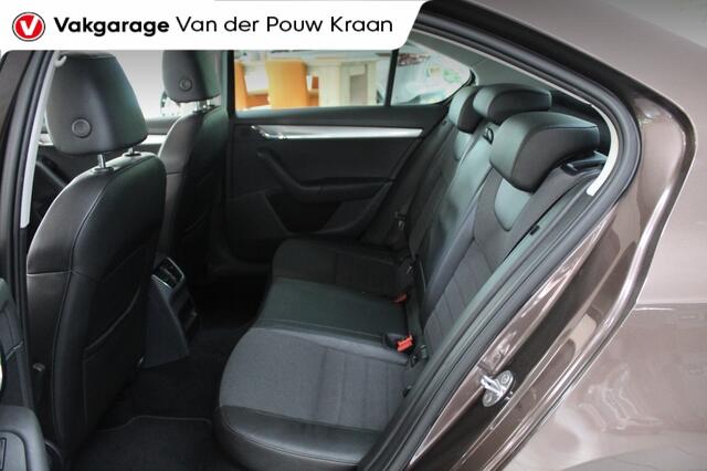Skoda OCTAVIA 1.0 TSI Greentech Ambition Business Panodak / Trekhaak
