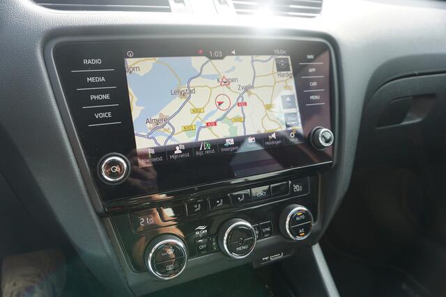 Skoda OCTAVIA Combi 1.0 TSI Greentech Ambition | TREKHAAK | CARPLAY | NAVI | ECC |