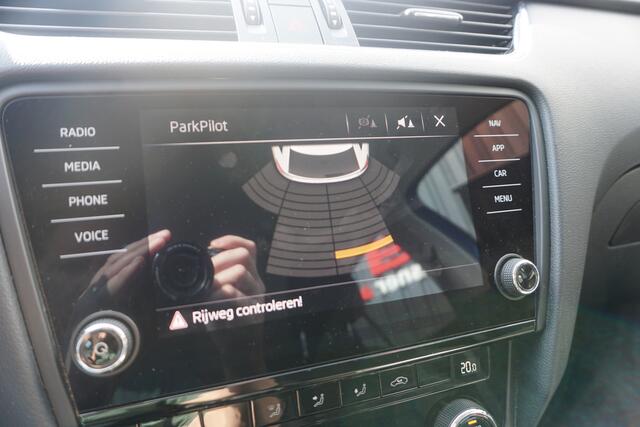 Skoda OCTAVIA Combi 1.0 TSI Greentech Ambition | TREKHAAK | CARPLAY | NAVI | ECC |