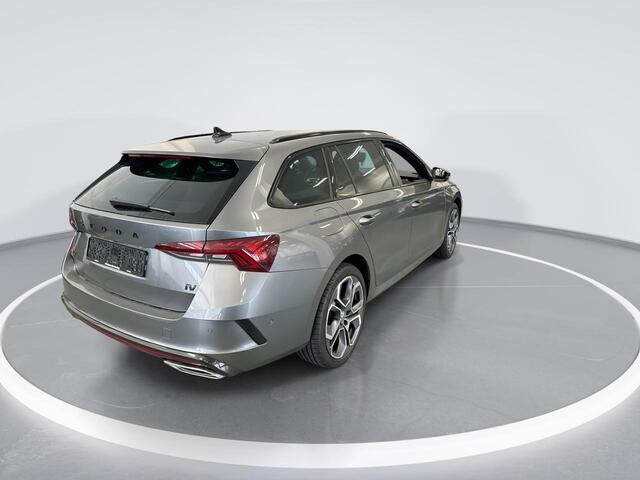 Skoda OCTAVIA Combi 1.4 Tsi 245pk DSG iV RS · Keyless · Camera · Elek. Trekhaak · Elek. Achterklep · Apple/Android Car Play · 19'' Inch · Garantie t/m 19-06-2029 of 100.000km