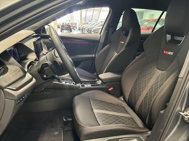 Skoda OCTAVIA Combi 1.4 Tsi 245pk DSG iV RS · Keyless · Camera · Elek. Trekhaak · Elek. Achterklep · Apple/Android Car Play · 19'' Inch · Garantie t/m 19-06-2029 of 100.000km