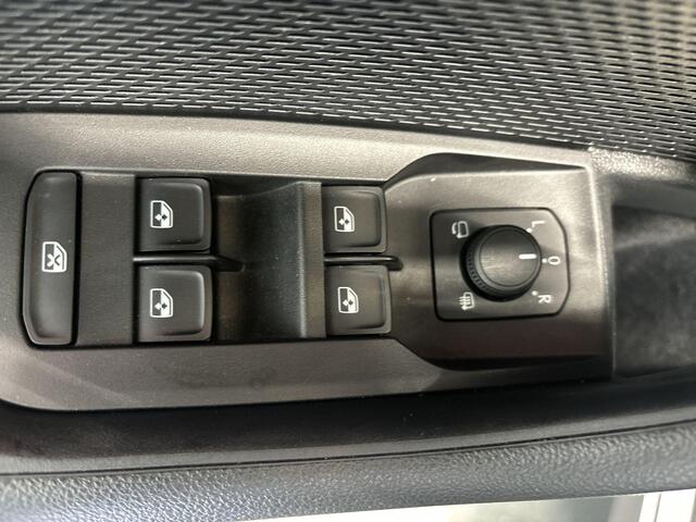 Skoda OCTAVIA Combi 1.4 Tsi 245pk DSG iV RS · Keyless · Camera · Elek. Trekhaak · Elek. Achterklep · Apple/Android Car Play · 19'' Inch · Garantie t/m 19-06-2029 of 100.000km