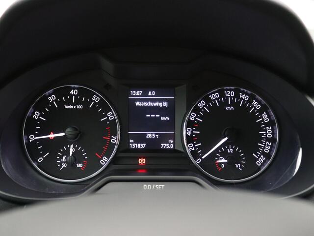 Skoda OCTAVIA Combi 1.0 TSI Greentech Ambition Business Trekhaak afneembaar, Navigatie, Climatronic, Cruise Control, PDC achter,