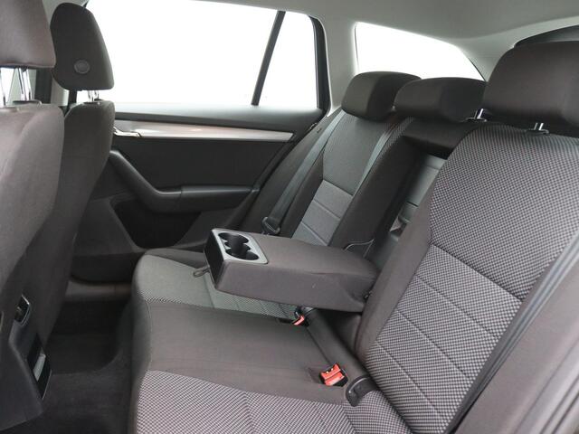 Skoda OCTAVIA Combi 1.0 TSI Greentech Ambition Business Trekhaak afneembaar, Navigatie, Climatronic, Cruise Control, PDC achter,