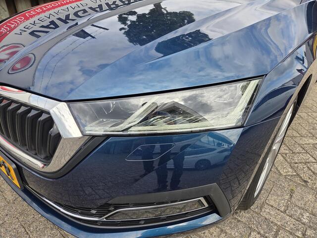 Skoda OCTAVIA Combi 1.4 TSI iV PHEV Business Edition Plus 18"/Dodehoek/Stoelverwarming v+a + stuur + memory/Head-up/Keyless/Apple Carplay & Android Auto