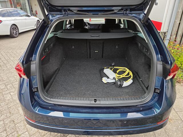 Skoda OCTAVIA Combi 1.4 TSI iV PHEV Business Edition Plus 18"/Dodehoek/Stoelverwarming v+a + stuur + memory/Head-up/Keyless/Apple Carplay & Android Auto