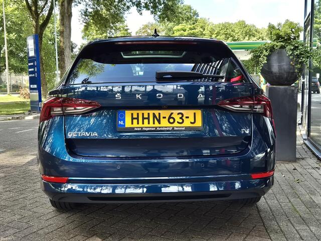 Skoda OCTAVIA 1.4 TSI RS iV PHEV Business | Navigatie | LM velgen | PDC + Camera | ECC | Panodak |