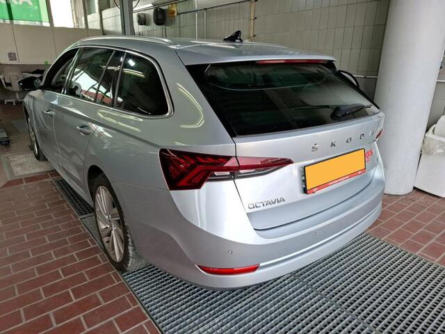 Skoda OCTAVIA Combi 1.4 TSI iV PHEV BUSINESS EDITION SmartLink | Lane Assist | Stoelverwarming