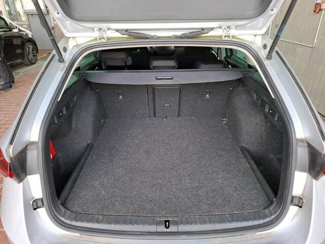 Skoda OCTAVIA Combi 1.4 TSI iV PHEV BUSINESS EDITION SmartLink | Lane Assist | Stoelverwarming