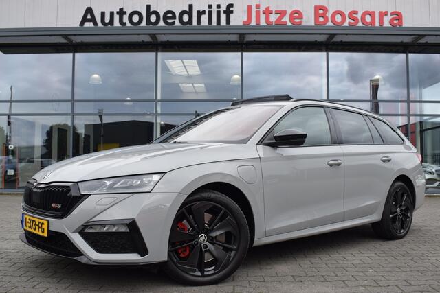 Skoda OCTAVIA Combi 1.4 TSI RS 245PK iV PHEV Business Matrix LED | Panoramadak | Elek. Stoelen | Carplay | Dodehoek | Virtual | Dealer Onderhouden!!