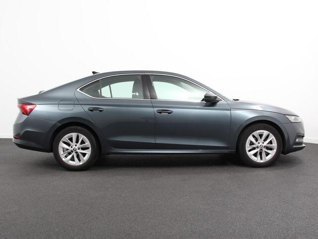 Skoda OCTAVIA 1.0 e-TSI 110pk DSG Style Navigatie Apple Carplay/Android Auto Adaptive Cruise Control Camera Stoelverwarming