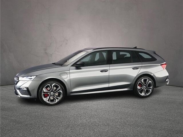 Skoda OCTAVIA Combi RS iV Business 1.4 TSI PHEV 245pk DSG Automaat Trekhaak, Adaptive cruise control, Elektrische achterklep, Navigatie, Achteruitrijcamera, LED matrix koplampen