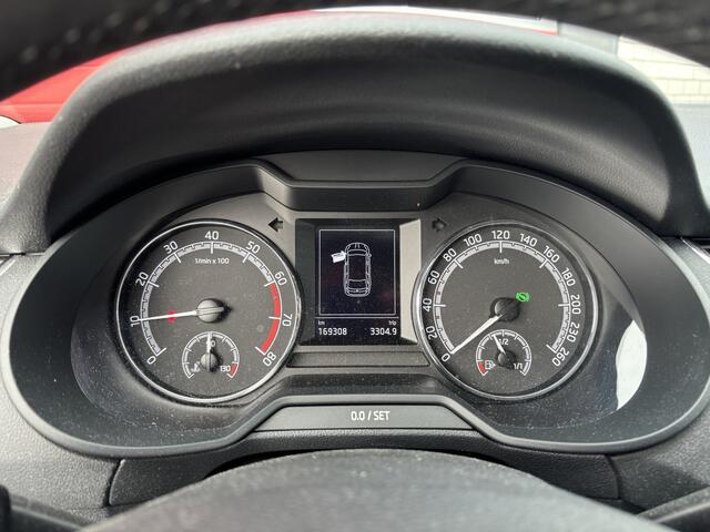 Skoda OCTAVIA Combi 1.0 TSI Greentech Ambition Business AUTOMAAT / TREKHAAK / NAVI / CLIMA / PDC / CRUISE / CARPLAY / NL-AUTO