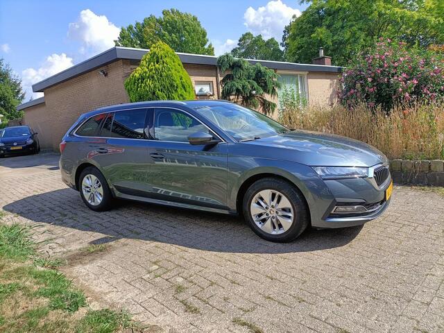 Skoda OCTAVIA COMBI 1.0 e-TSI Hybr BusEd. Navi, Dig.Displ,Camera