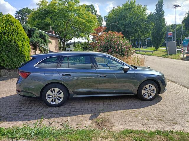 Skoda OCTAVIA COMBI 1.0 e-TSI Hybr BusEd. Navi, Dig.Displ,Camera