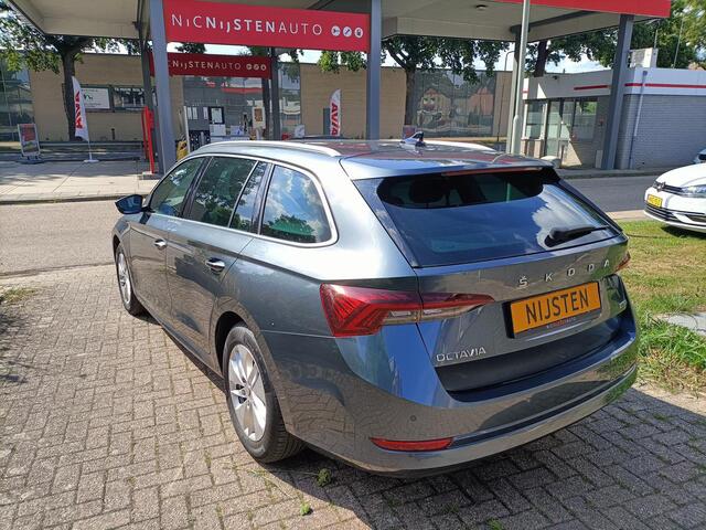 Skoda OCTAVIA COMBI 1.0 e-TSI Hybr BusEd. Navi, Dig.Displ,Camera