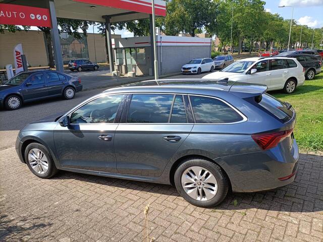 Skoda OCTAVIA COMBI 1.0 e-TSI Hybr BusEd. Navi, Dig.Displ,Camera