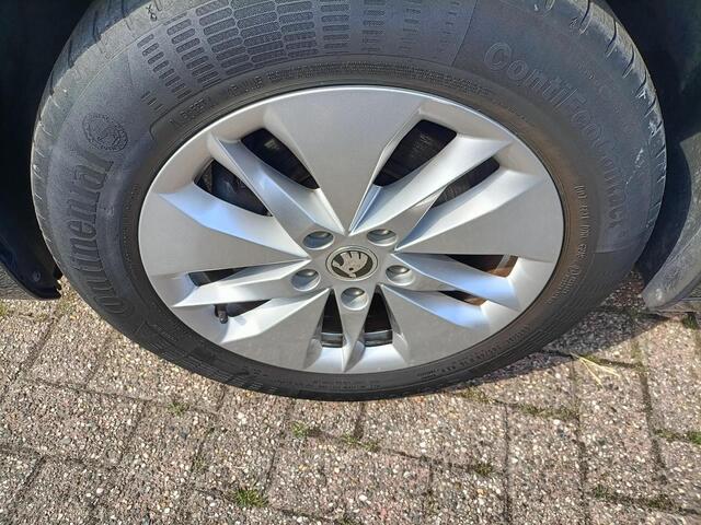 Skoda OCTAVIA COMBI 1.0 e-TSI Hybr BusEd. Navi, Dig.Displ,Camera