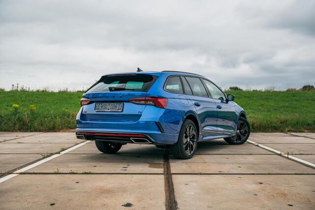 Skoda OCTAVIA Combi 1.4 TSI RS iV PHEV | TREKHAAK | COMFORT SPORT STOELEN | ALCANTARA