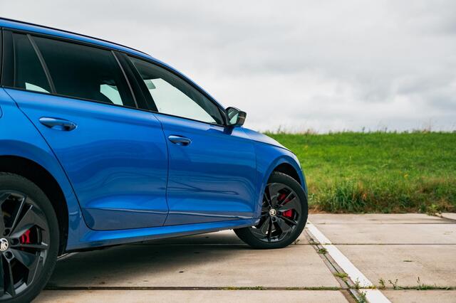Skoda OCTAVIA Combi 1.4 TSI RS iV PHEV | TREKHAAK | COMFORT SPORT STOELEN | ALCANTARA
