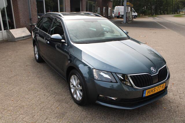 Skoda OCTAVIA Combi 1.0 TSI Carplay, Navi, Stoelverwarming, LED, Cruise control, Parkeersens. V en A, Leder, Airco, 16" LMV