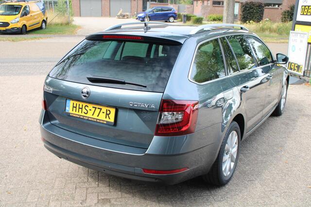 Skoda OCTAVIA Combi 1.0 TSI Carplay, Navi, Stoelverwarming, LED, Cruise control, Parkeersens. V en A, Leder, Airco, 16" LMV
