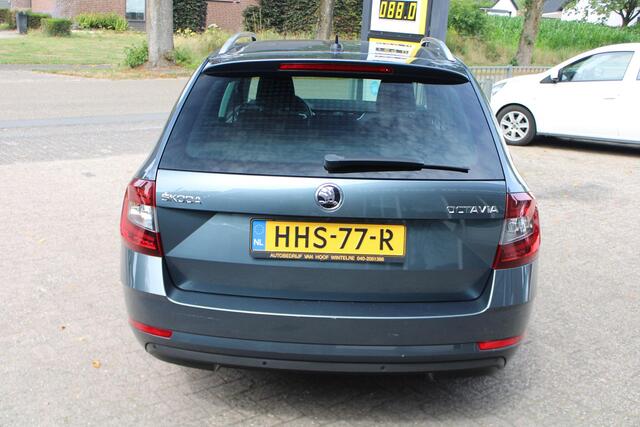 Skoda OCTAVIA Combi 1.0 TSI Carplay, Navi, Stoelverwarming, LED, Cruise control, Parkeersens. V en A, Leder, Airco, 16" LMV