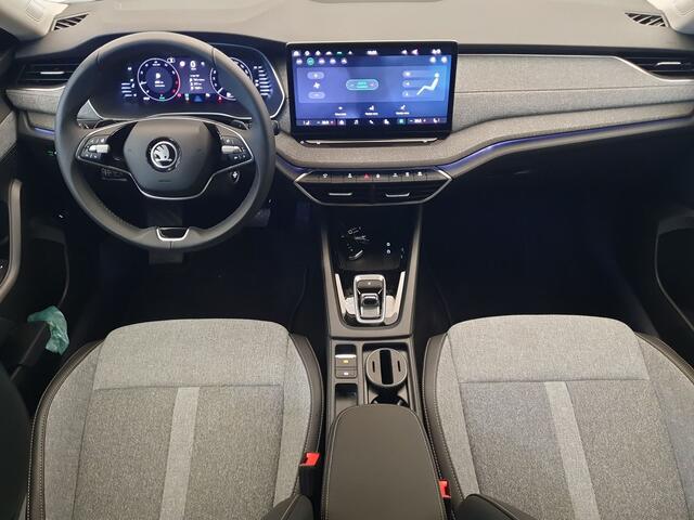 Skoda OCTAVIA Combi 1.5 TSI 150pk DSG/AUT MHEV Business Edition Wegklapbare trekhaak, Camera, Keyless