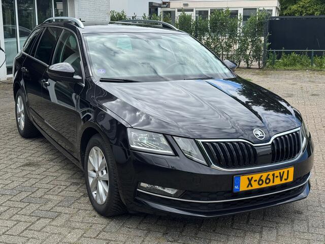 Skoda OCTAVIA Combi 1.0 TSI Greentech Ambition Navigatie, Half Leder, Cruise control, stoelverwarming . Een proefrit levert het bewijs. Neem contact op en we maken een afspraak!