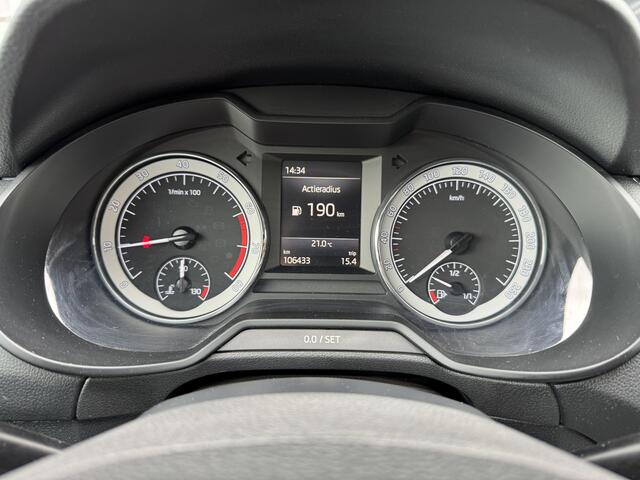 Skoda OCTAVIA Combi 1.0 TSI Greentech Ambition Clima|Cruis|PDC|Media Grijs