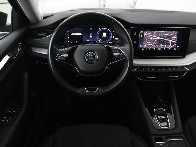 Skoda OCTAVIA 1.0 e-TSI Business Edition | Stoelverwarming | Trekhaak | Head-Up | Memory | Camera | Carplay | Sfeerverlichting | Navigatie | Side Assist | Virtual Cockpit