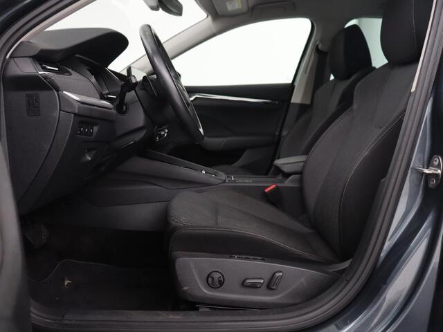 Skoda OCTAVIA 1.0 e-TSI Business Edition | Stoelverwarming | Trekhaak | Head-Up | Memory | Camera | Carplay | Sfeerverlichting | Navigatie | Side Assist | Virtual Cockpit
