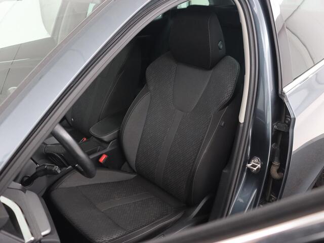 Skoda OCTAVIA 1.0 e-TSI Business Edition | Stoelverwarming | Trekhaak | Head-Up | Memory | Camera | Carplay | Sfeerverlichting | Navigatie | Side Assist | Virtual Cockpit