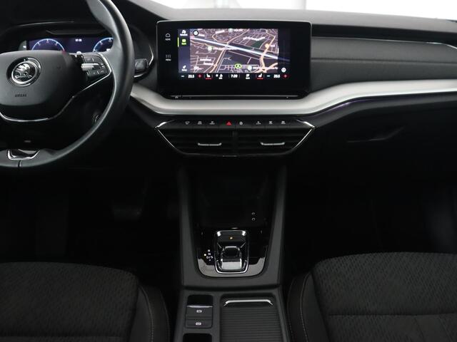 Skoda OCTAVIA 1.0 e-TSI Business Edition | Stoelverwarming | Trekhaak | Head-Up | Memory | Camera | Carplay | Sfeerverlichting | Navigatie | Side Assist | Virtual Cockpit