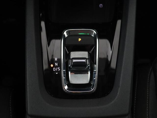 Skoda OCTAVIA 1.0 e-TSI Business Edition | Stoelverwarming | Trekhaak | Head-Up | Memory | Camera | Carplay | Sfeerverlichting | Navigatie | Side Assist | Virtual Cockpit