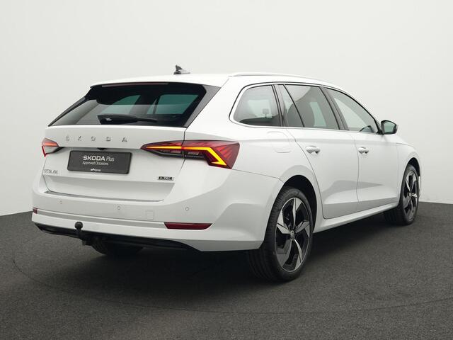 Skoda OCTAVIA Combi 1.0 e-TSI 110 pk DSG Business Edition Plus | Trekhaak | Geheugenstoel | Stuur-/stoelverwarming | Achteruitrijcamera | Navigatie