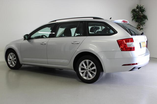 Skoda OCTAVIA Combi 1.6 TDI Greentech Ambition Business | 16'LMV | NAVIGATIE | CARPLAY | PDC-A | CRUISE | ELEK-RAMEN | CLIMA | CPV |