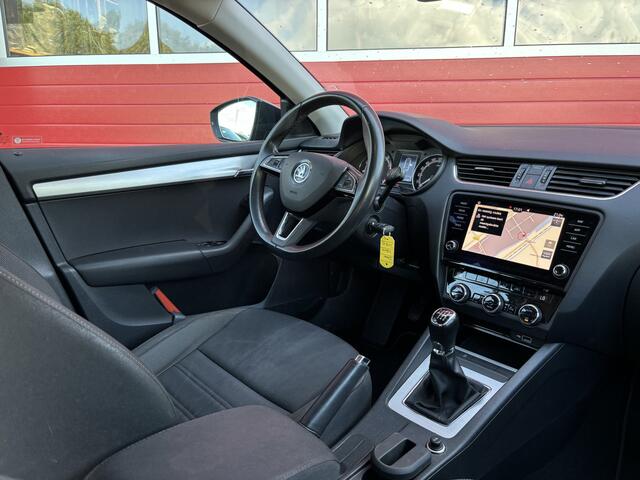 Skoda OCTAVIA Combi 1.0 TSI Greentech Business Edition NAVI / CLIMA / PDC / BLUETOOTH / CRUISE / CARPLAY / NL-AUTO
