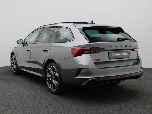 Skoda OCTAVIA Combi 1.4 TSI RS iV PHEV Business 245PK DSG Pano-Schuifdak, Adaptieve Cruise Controle, Achteruitrijcamera, Keyless, Stoel-& Achterbank verwarming, Voorruitverwarming, Memorystoel, 19" LM Velgen