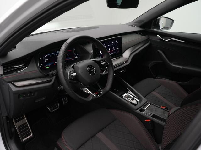 Skoda OCTAVIA Combi 1.4 TSI iV 245 pk DSG RS | Trekhaak | Adaptief onderstel | Matrix LED | Achteruitrijcamera