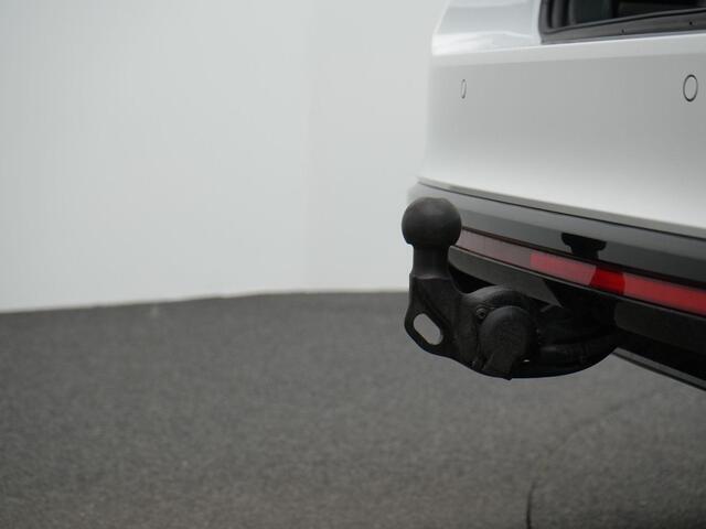 Skoda OCTAVIA Combi 1.4 TSI iV 245 pk DSG RS | Trekhaak | Adaptief onderstel | Matrix LED | Achteruitrijcamera