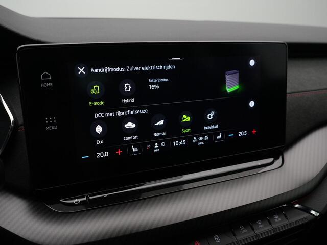 Skoda OCTAVIA Combi 1.4 TSI iV 245 pk DSG RS | Trekhaak | Adaptief onderstel | Matrix LED | Achteruitrijcamera