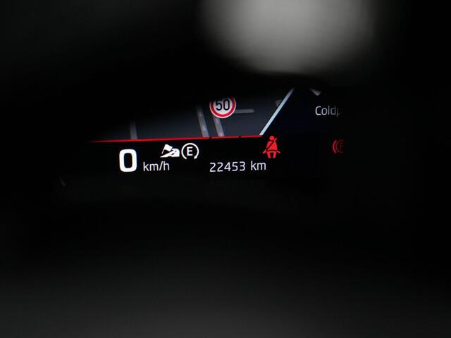 Skoda OCTAVIA Combi 1.4 TSI iV 245 pk DSG RS | Trekhaak | Head-up display | Stuur-/stoelverwarming | Achteruitrijcamera | Matrix LED