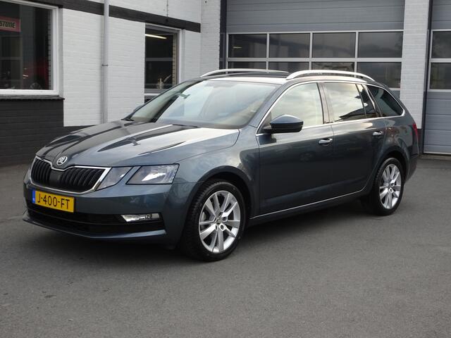 Skoda OCTAVIA Combi 1.5 TSI Greentech Business Edition Automatische airco, navigatie, stoelverwarming, cruise controle, parkeersensoren voor en achter, licht metalen velgen 17 inch, enz.