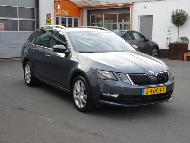 Skoda OCTAVIA Combi 1.5 TSI Greentech Business Edition Automatische airco, navigatie, stoelverwarming, cruise controle, parkeersensoren voor en achter, licht metalen velgen 17 inch, enz.