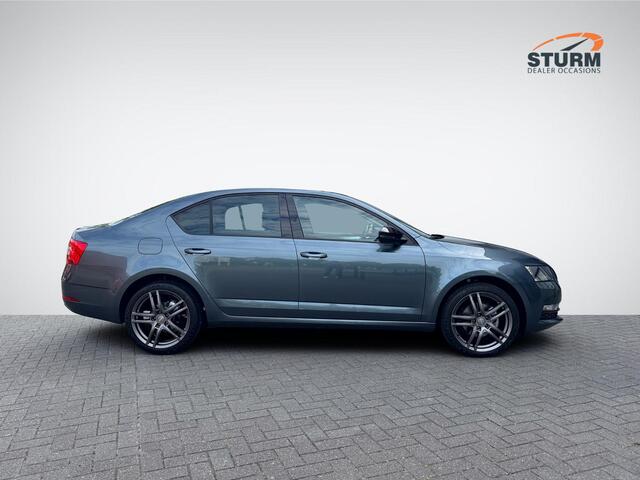 Skoda OCTAVIA 1.5 TSI Greentech Business Edition Upgrade Automaat | Navigatie Full-Map | Apple Carplay/Android Auto | Stoelverwarming | Cruise & Climate Control | Rijklaarprijs!