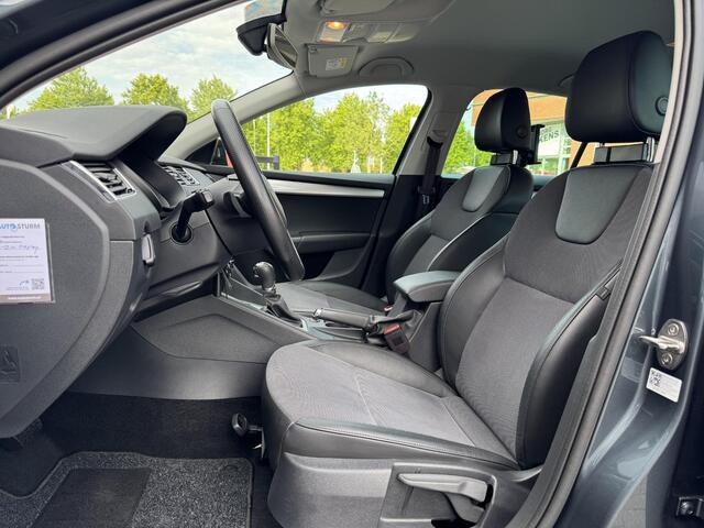 Skoda OCTAVIA 1.5 TSI Greentech Business Edition Upgrade Automaat | Navigatie Full-Map | Apple Carplay/Android Auto | Stoelverwarming | Cruise & Climate Control | Rijklaarprijs!