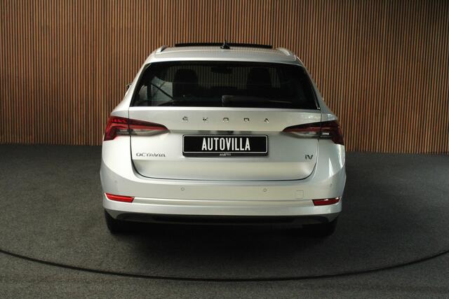 Skoda OCTAVIA Combi 1.4 TSI iV PHEV First Edition Panorama dak / Leer / Head up / elec. Stoelen / Key Less / Sfeer verlichting