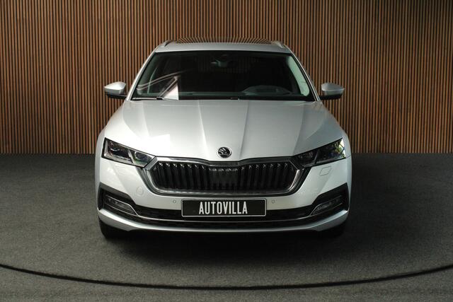 Skoda OCTAVIA Combi 1.4 TSI iV PHEV First Edition Panorama dak / Leer / Head up / elec. Stoelen / Key Less / Sfeer verlichting